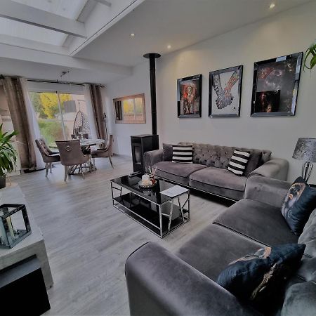 Oasis Citadine Terrasse Intime Jardin Privatif En Plein Centre Ville 70M2 كامبراي المظهر الخارجي الصورة
