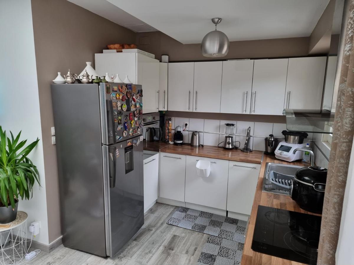 Oasis Citadine Terrasse Intime Jardin Privatif En Plein Centre Ville 70M2 كامبراي المظهر الخارجي الصورة