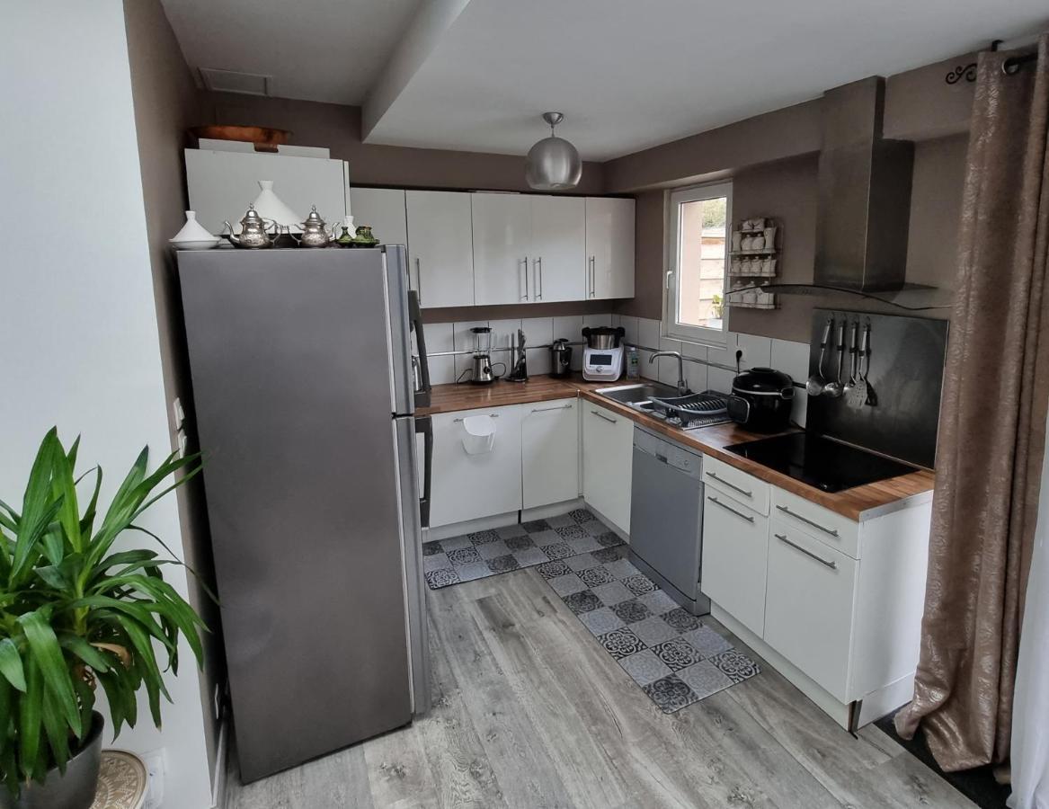 Oasis Citadine Terrasse Intime Jardin Privatif En Plein Centre Ville 70M2 كامبراي المظهر الخارجي الصورة