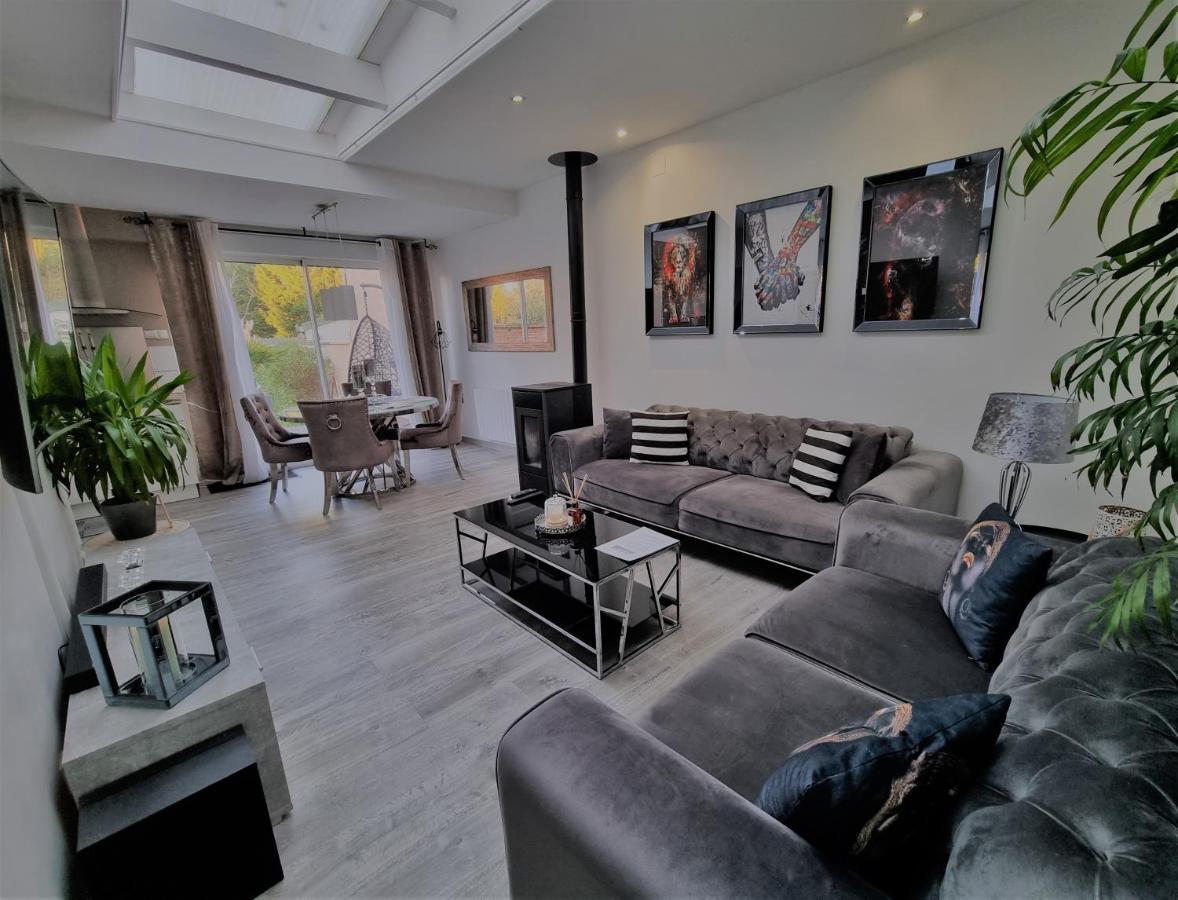 Oasis Citadine Terrasse Intime Jardin Privatif En Plein Centre Ville 70M2 كامبراي المظهر الخارجي الصورة